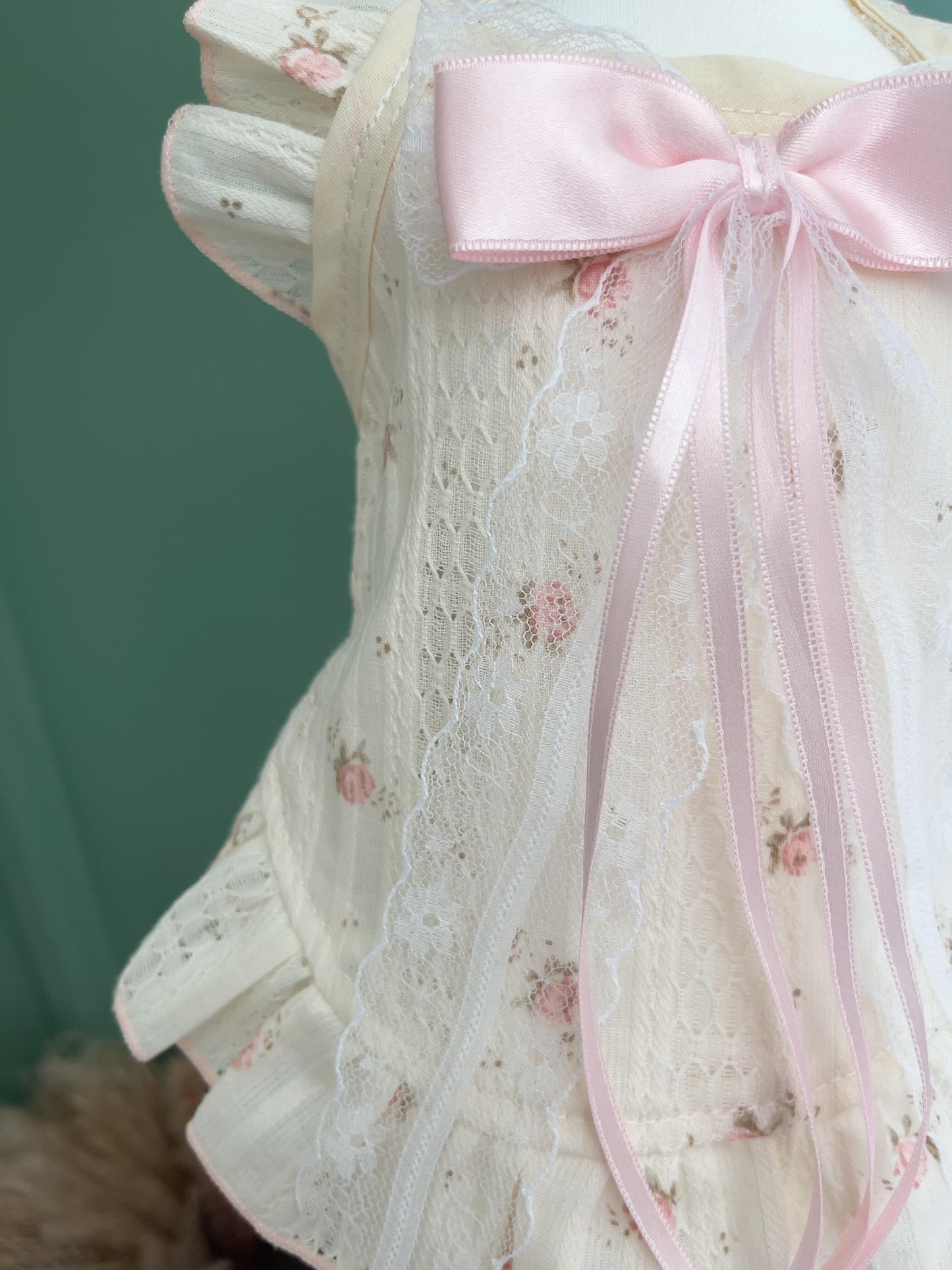 F009-Vintage Lace Floral Dog Dress with Pink Satin Bow Elegant Ruffle Skirt Outfit for Small Pets